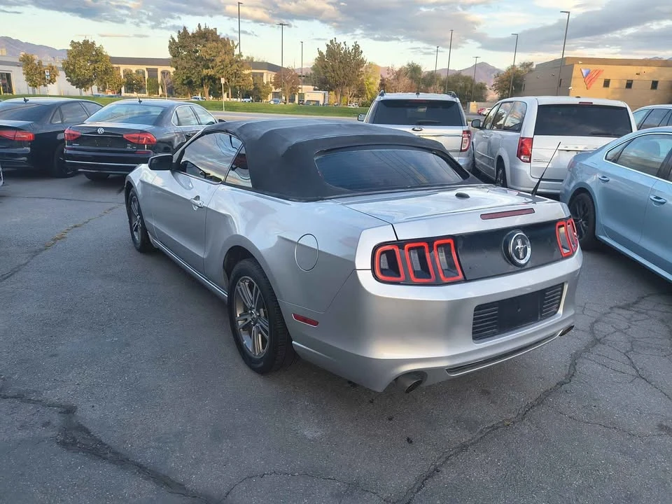 2013 Ford S197 Mustang - Image 4 of 8