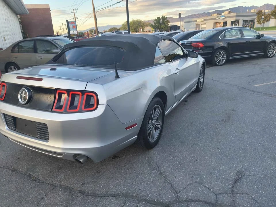 2013 Ford S197 Mustang - Image 2 of 8