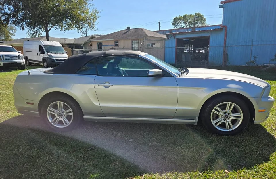 2013 Ford S197 Mustang - Image 5 of 19