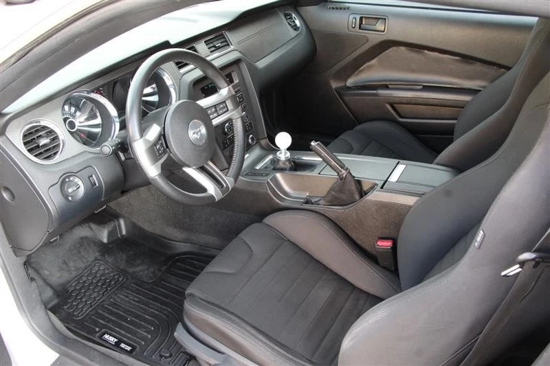 2013 Ford S197 Mustang - Image 9 of 18