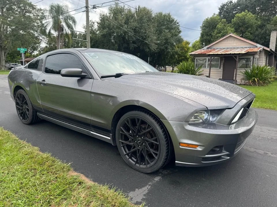 2013 Ford S197 Mustang - Image 2 of 13