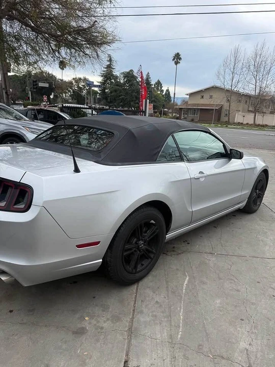 2013 Ford S197 Mustang - Image 4 of 4