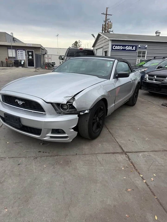 2013 Ford S197 Mustang - Image 2 of 4