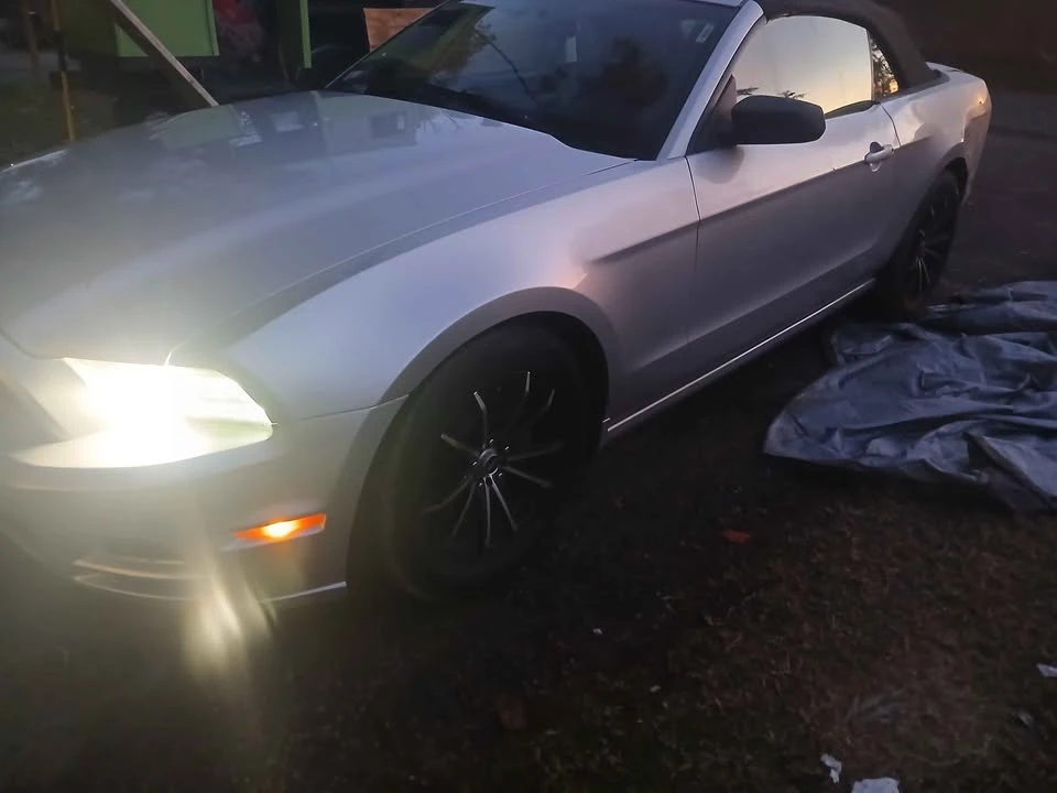 2013 Ford S197 Mustang - Image 2 of 4