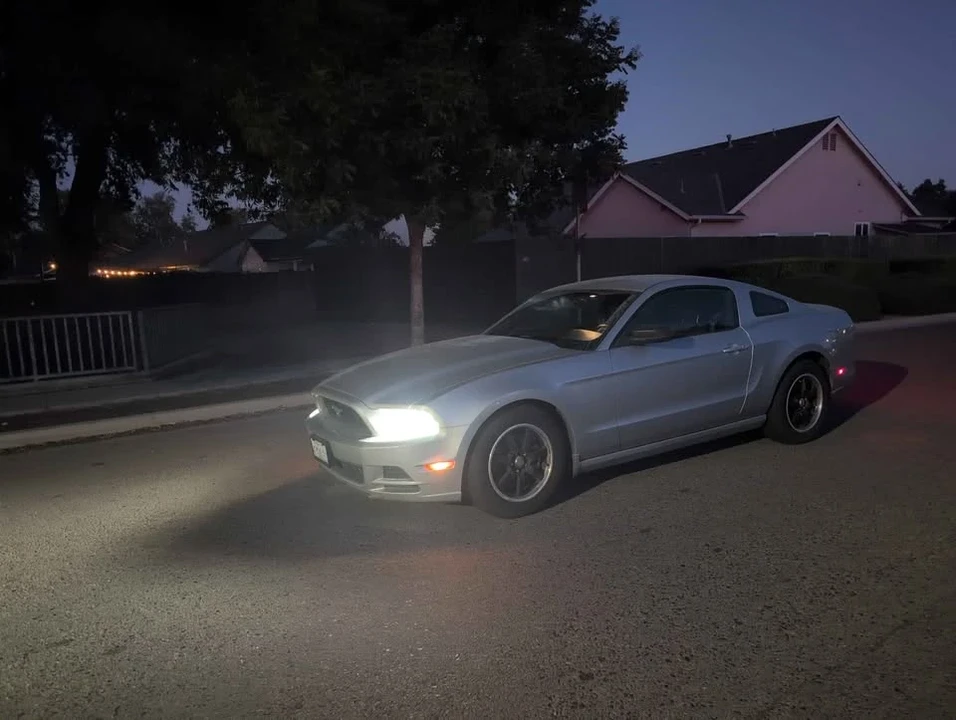 2013 Ford S197 Mustang - Image 4 of 8