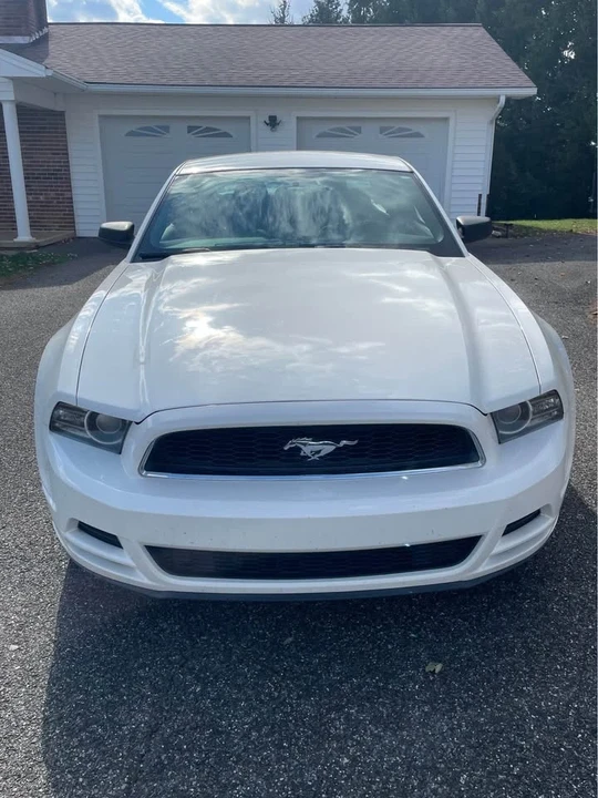 2013 Ford S197 Mustang - Image 2 of 11