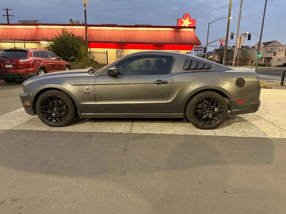 2013 Ford S197 Mustang - Image 6 of 12