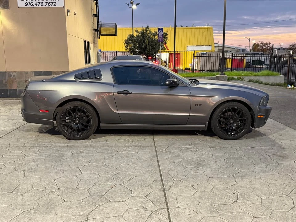 2013 Ford S197 Mustang - Image 2 of 12
