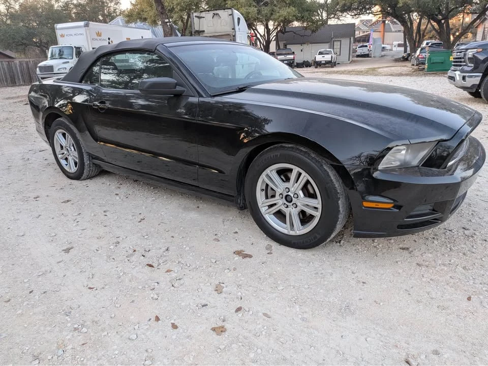 2013 Ford S197 Mustang - Image 2 of 8
