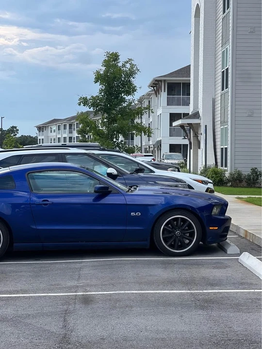 2013 Ford S197 Mustang - Image 2 of 4