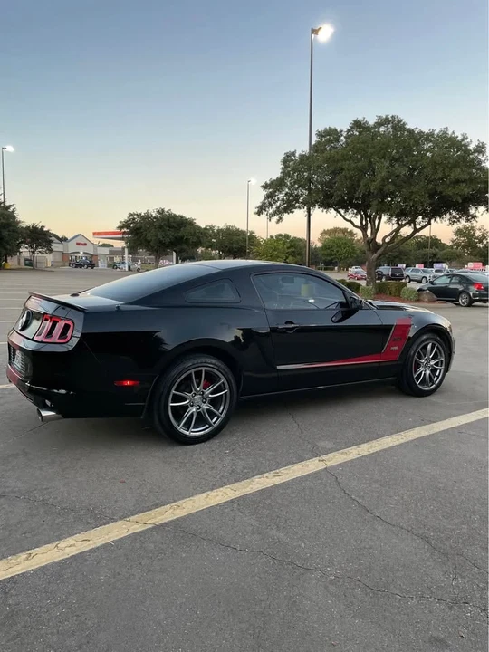 2013 Ford S197 Mustang - Image 4 of 15