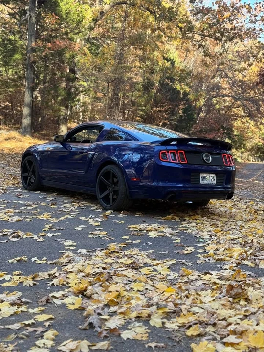2013 Ford S197 Mustang - Image 2 of 11