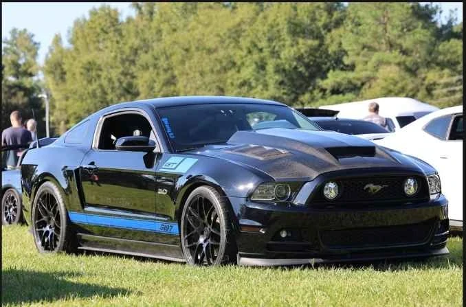 2013 Ford S197 Mustang - Image 2 of 15