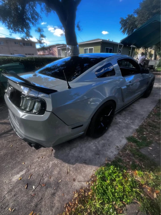 2013 Ford S197 Mustang - Image 2 of 6