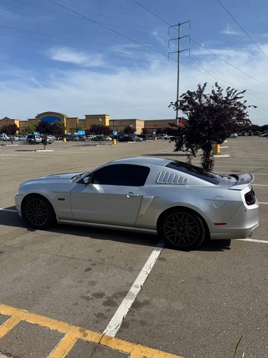 2013 Ford S197 Mustang - Image 2 of 5