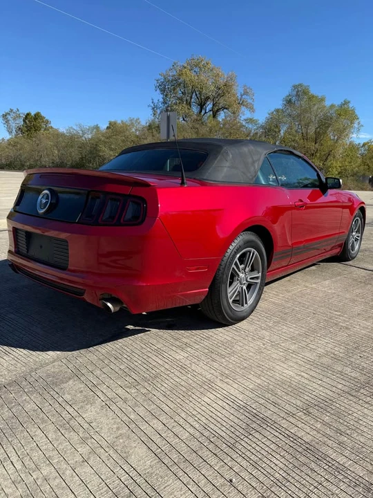 2013 Ford S197 Mustang - Image 2 of 5