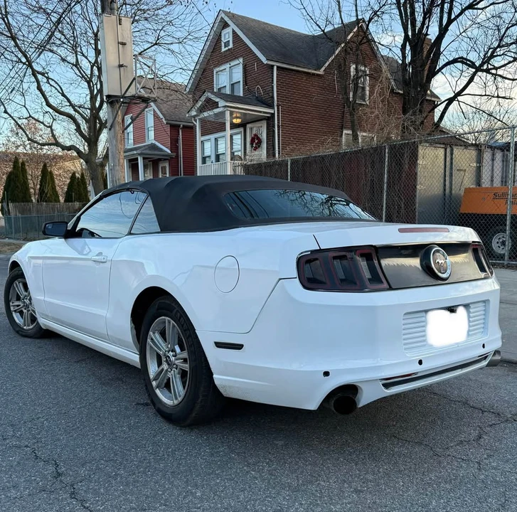2013 Ford S197 Mustang - Image 4 of 11