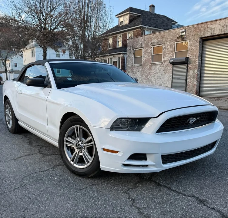 2013 Ford S197 Mustang - Image 2 of 11