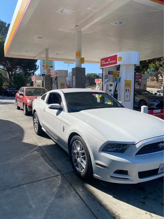2013 Ford S197 Mustang - Image 2 of 7