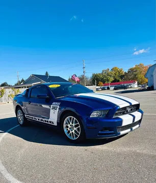 2013 Ford Mustang Premium Coupe