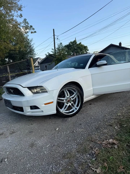 2013 Ford S197 Mustang - Image 4 of 13