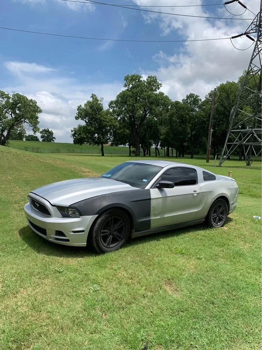 2013 Ford S197 Mustang - Image 2 of 3