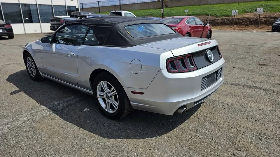 2013 Ford S197 Mustang - Image 8 of 12