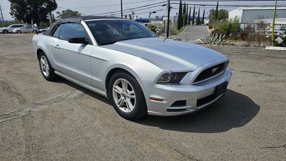 2013 Ford S197 Mustang - Image 4 of 14