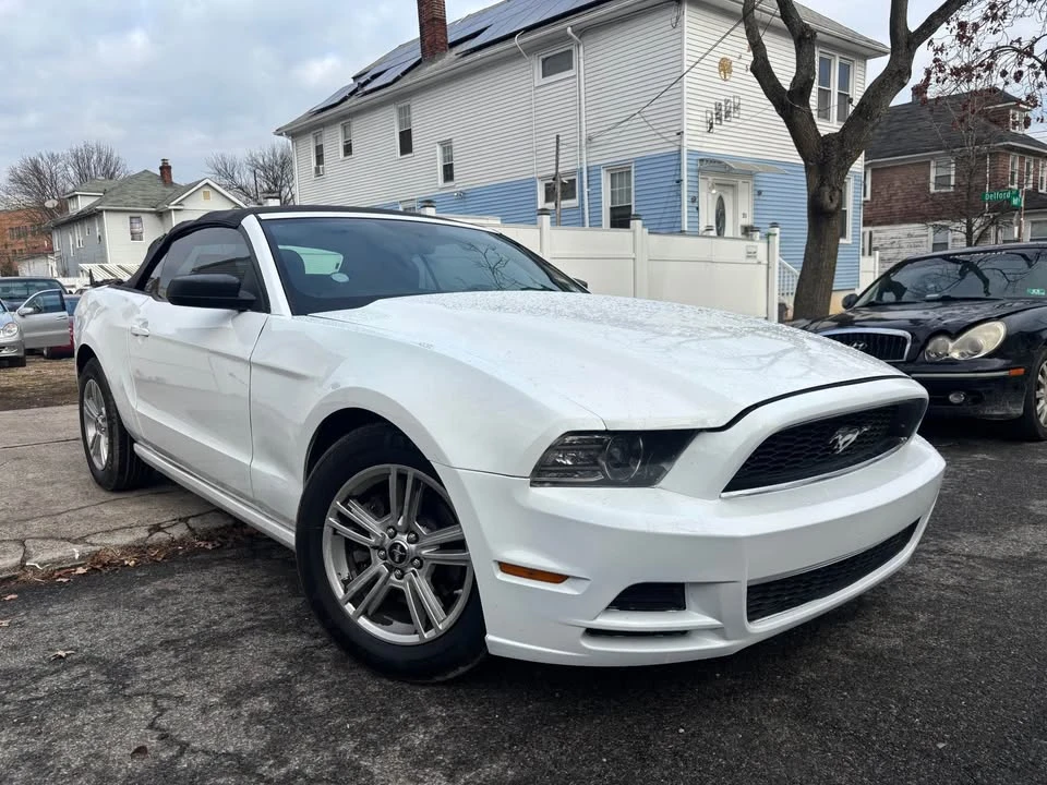 2013 Ford S197 Mustang - Image 2 of 7