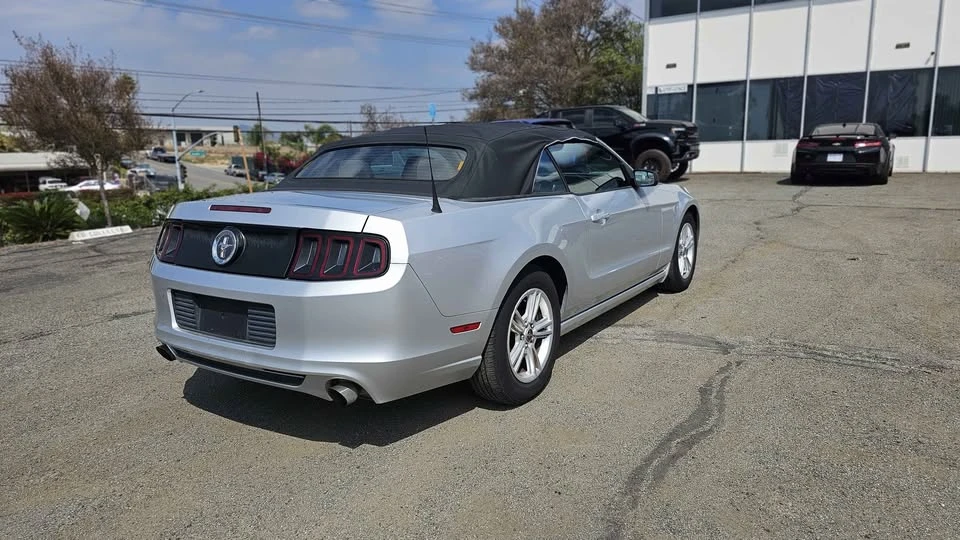2013 Ford S197 Mustang - Image 6 of 13