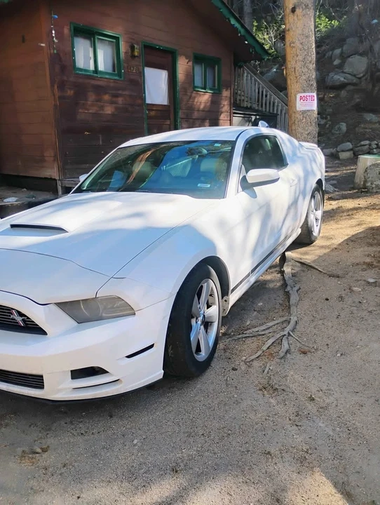 2013 Ford S197 Mustang - Image 4 of 8