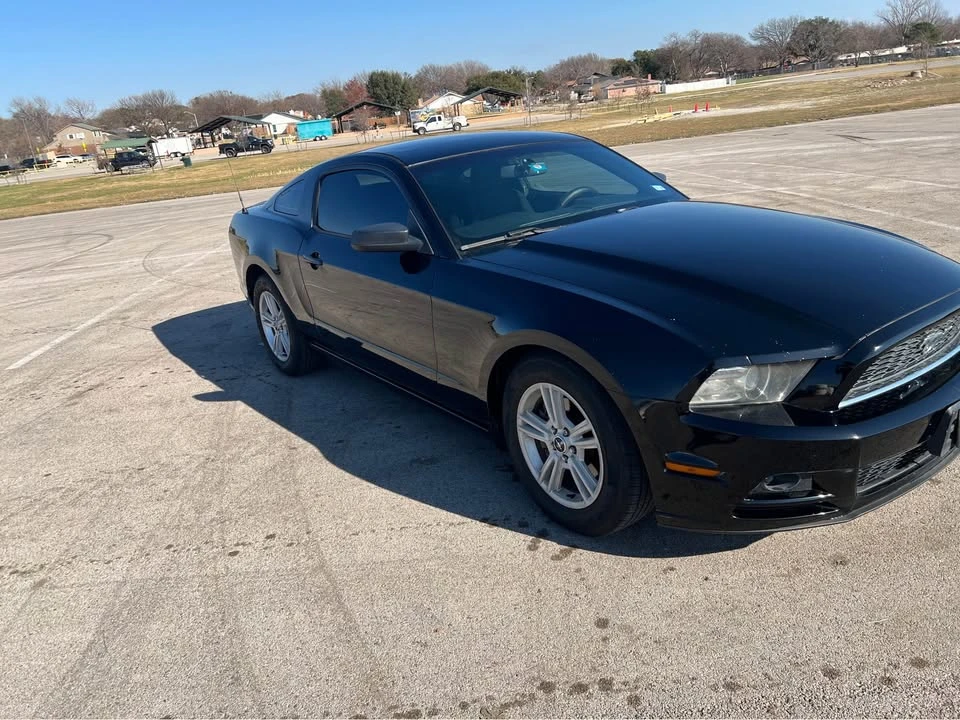 2013 Ford S197 Mustang - Image 2 of 12