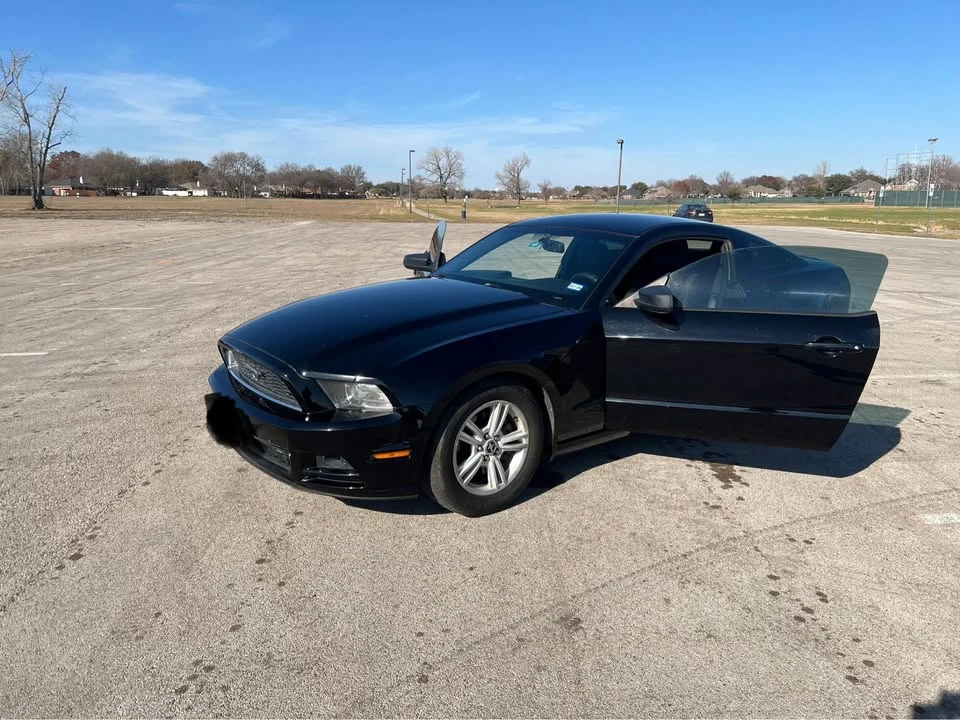 2013 Ford S197 Mustang - Image 6 of 12