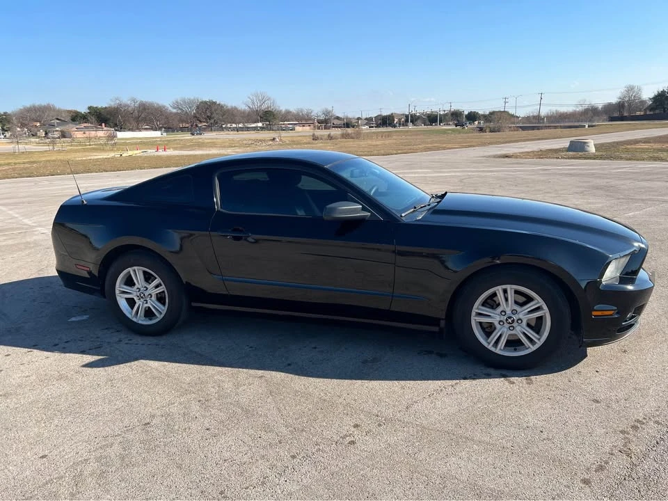 2013 Ford S197 Mustang - Image 3 of 12