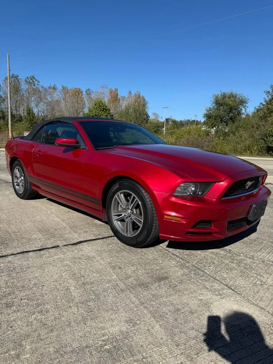 2013 Ford S197 Mustang - Image 2 of 5