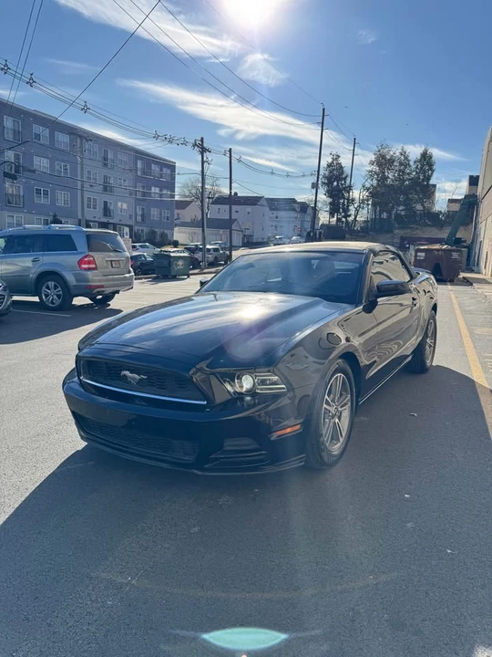 2013 Ford S197 Mustang - Image 2 of 8