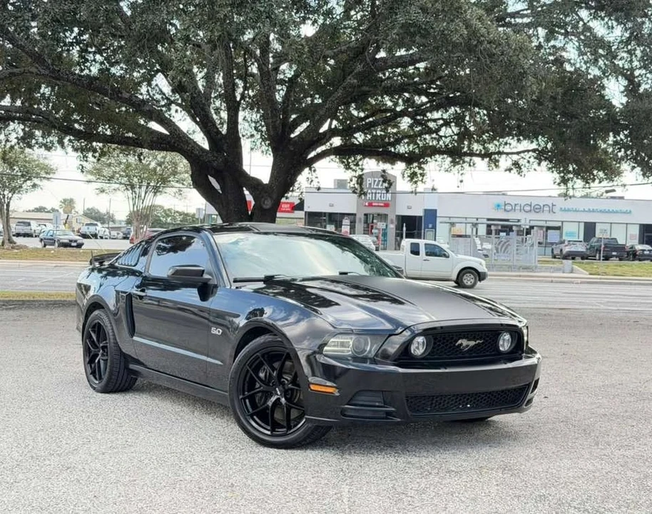2013 Ford S197 Mustang - Image 2 of 9