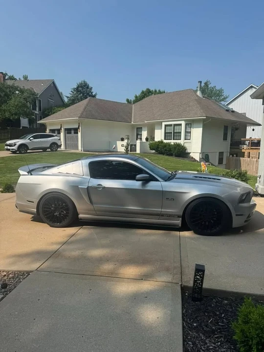 2013 Ford S197 Mustang - Image 2 of 18