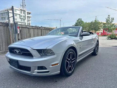 2013 Ford Mustang Premium V6 Convertible