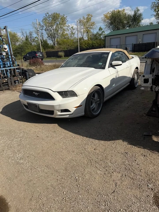 2013 Ford S197 Mustang - Image 8 of 13