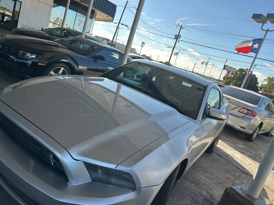 2013 Ford S197 Mustang - Image 2 of 7