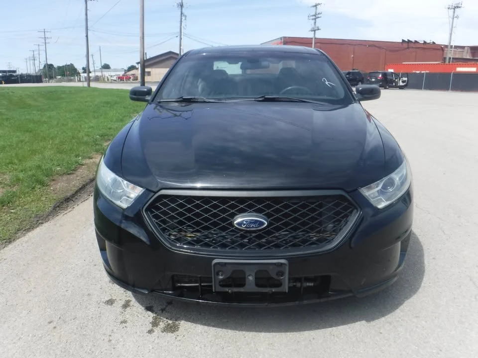 2013 Ford Taurus 6th Gen - Image 2 of 15