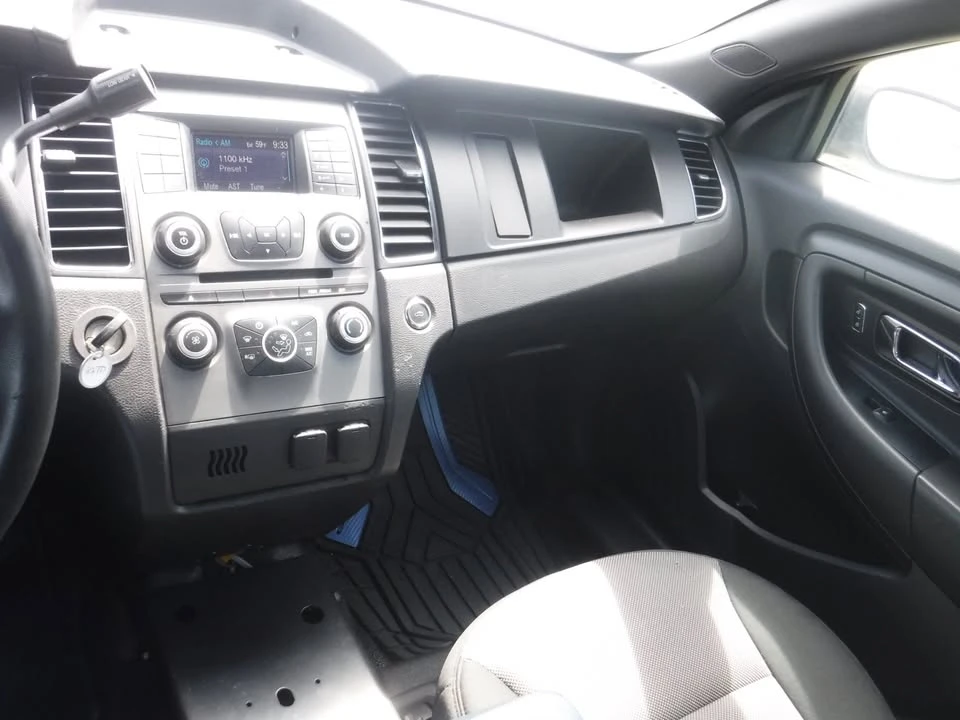 2013 Ford Taurus 6th Gen - Image 13 of 15