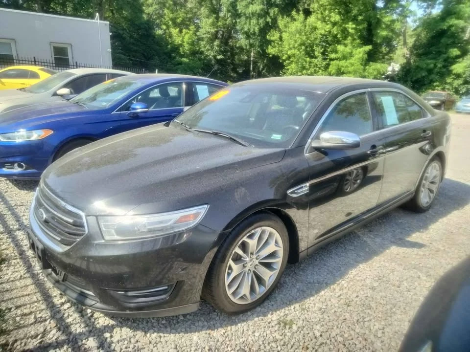 2013 Ford Taurus 6th Gen - Image 4 of 8