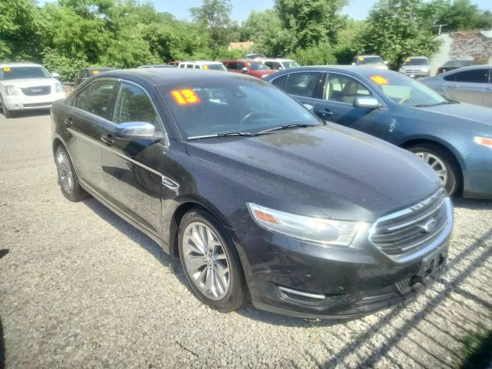 2013 Ford Taurus 6th Gen - Image 3 of 8
