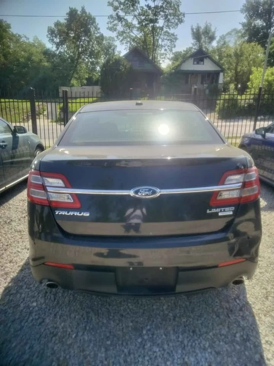 2013 Ford Taurus 6th Gen - Image 2 of 8