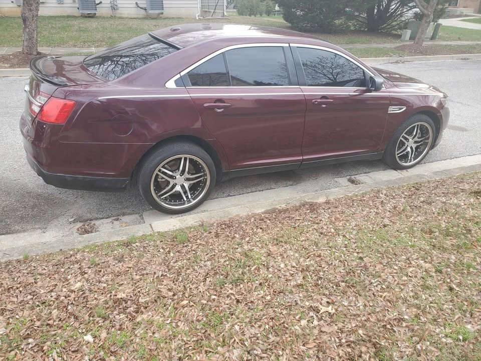 2013 Ford Taurus 6th Gen - Image 3 of 8