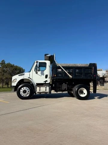 2013 Freightliner - Image 2 of 21