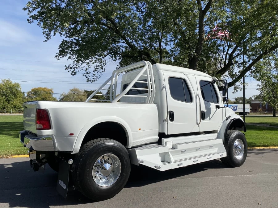 2013 Freightliner - Image 2 of 17
