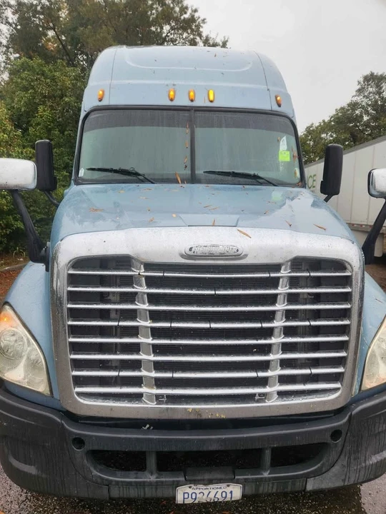 2013 Freightliner - Image 4 of 11